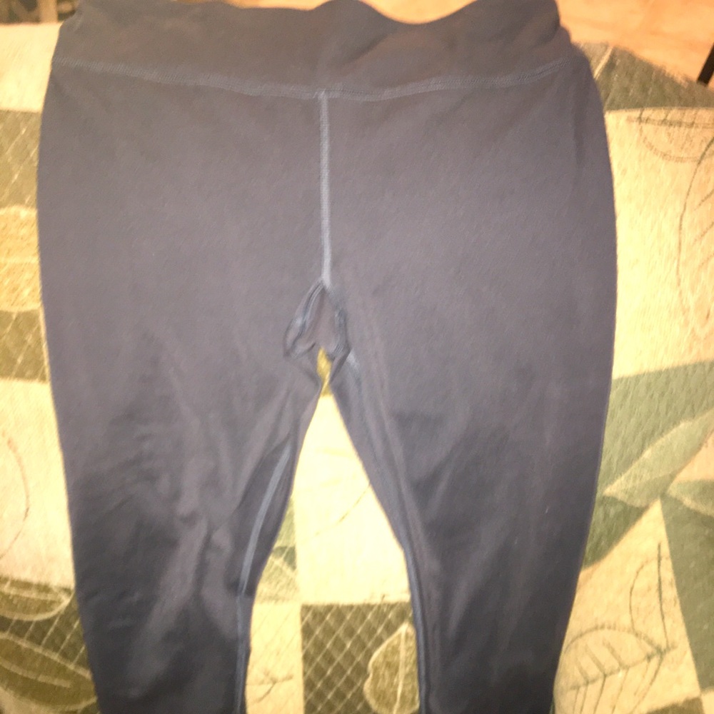 Under Armor gray capris size small